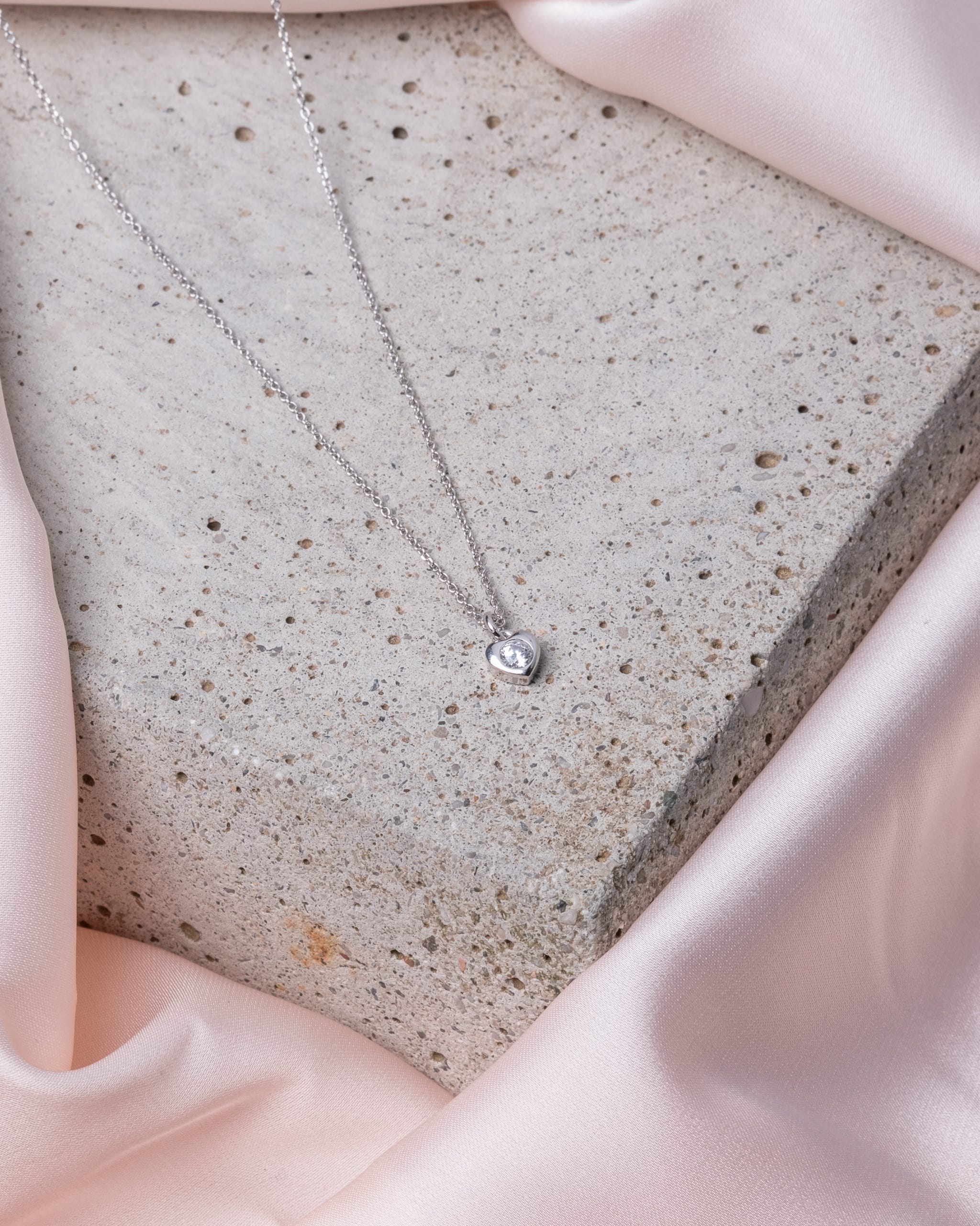 Heart Stone Necklace - slika 1